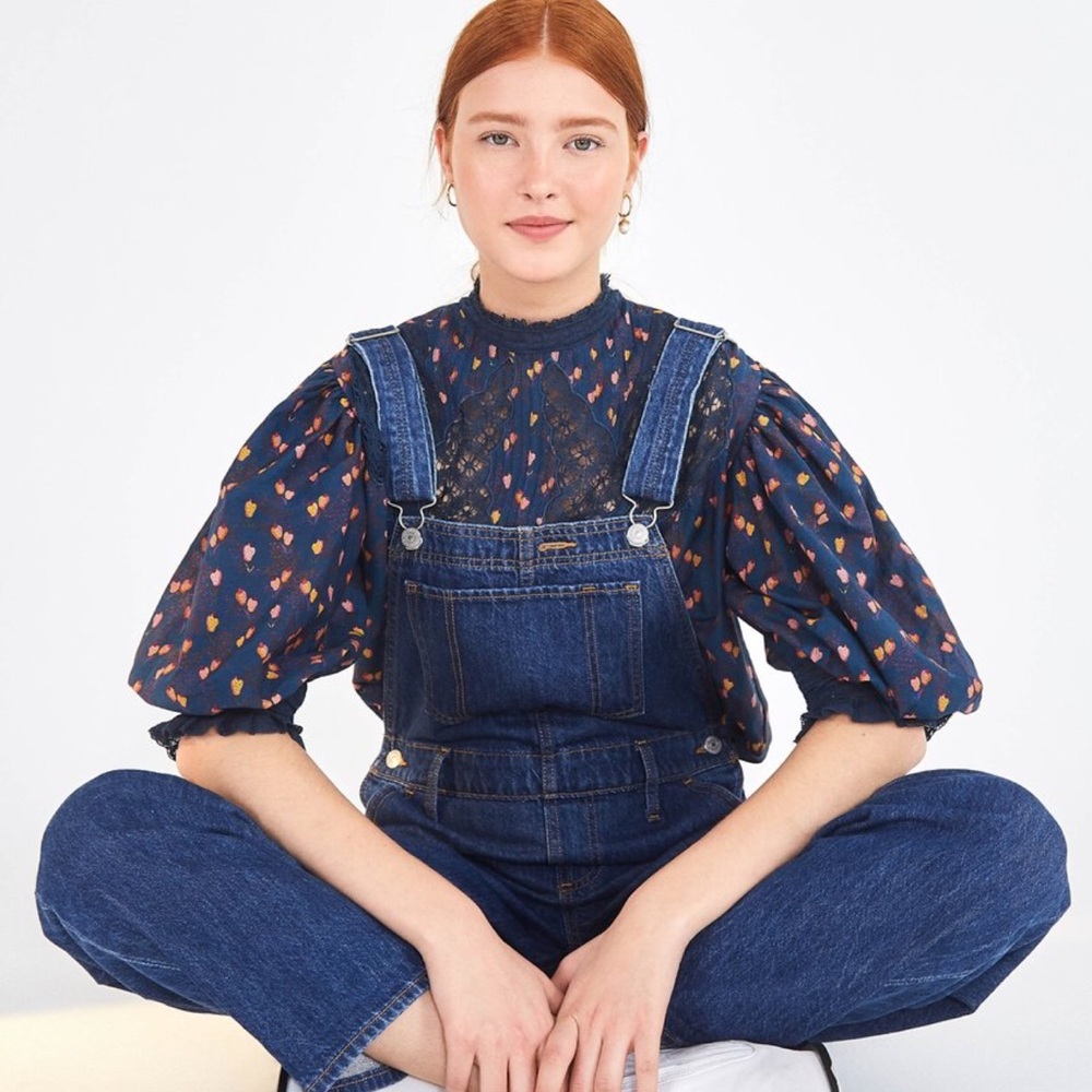 Levi’s baggy overalls